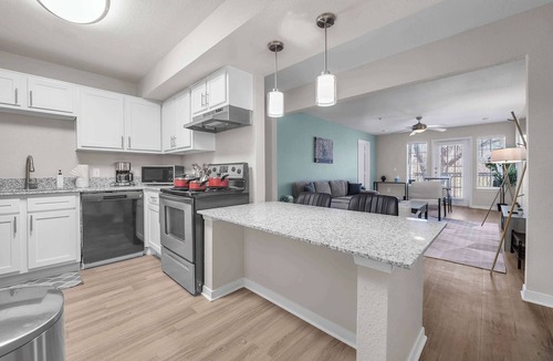Pleasant Valley Apartment | Spacious apt w/pool, hot tub & gym