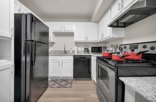 Pleasant Valley Apartment | Spacious apt w/pool, hot tub & gym