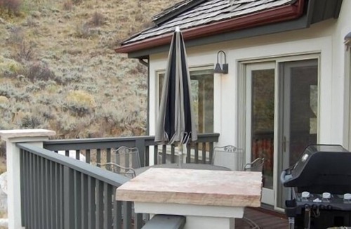 Edwards House | Spacious Arrowhead Home/AC/Two Decks/Panoramic Sunset Views