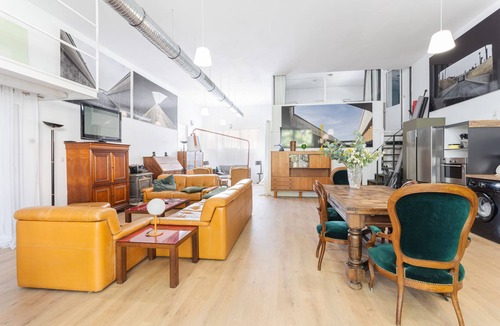Espira de l'Agly House | Spacious Artist’s Loft Duplex