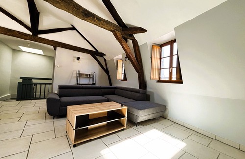 Bourges Apartment | Spacious Attic Apartment