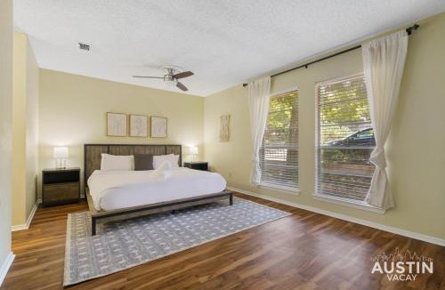 Highland Hills Apartment | Spacious ATX Apt with Private Deck and All Essentials