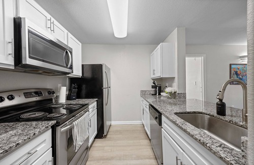 Pleasant Valley Apartment | Spacious Austin 3BR Home · Workspace · Sleeps 12 · 10min to UT