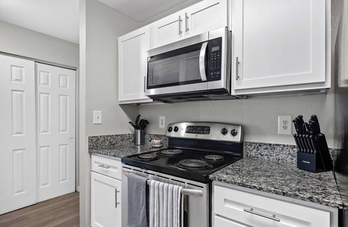 Pleasant Valley Apartment | Spacious Austin 3BR Home · Workspace · Sleeps 12 · 10min to UT