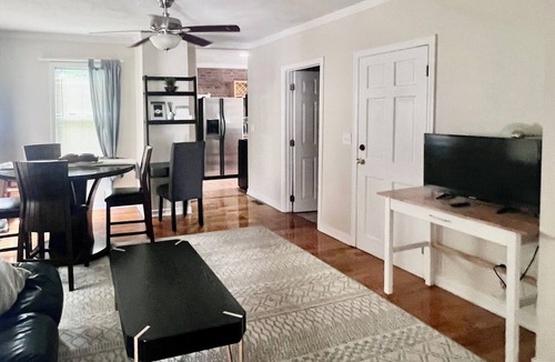 Federal Hill House | 🌟Spacious + Backyard🌟50ft to Atwells & Downtown!🍝🎇