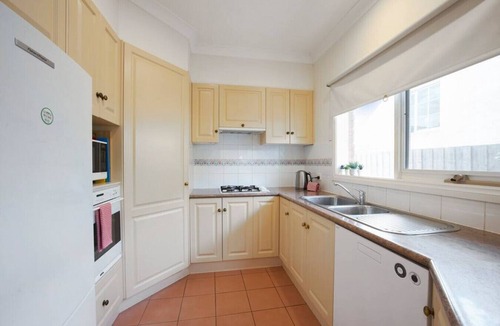 Balwyn Villa | Spacious Balwyn Villa in Great Location