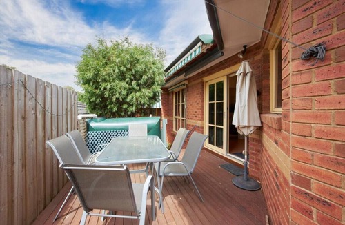 Balwyn Villa | Spacious Balwyn Villa in Great Location