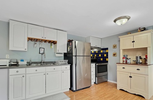 Bancroft Cottage | Spacious Bancroft Cottage- Private Lakefront/Sauna/In Town
