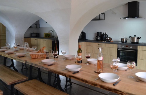 Allemond House | Spacious barn, panoramic mountain views and hot tub