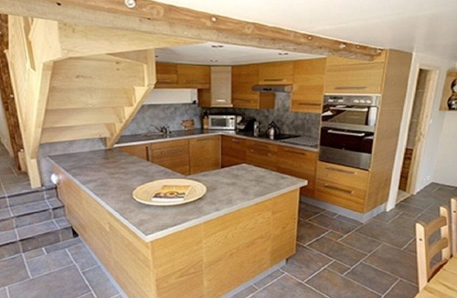 Pampelonne House | Spacious barn with shared pool in peaceful hamlet location