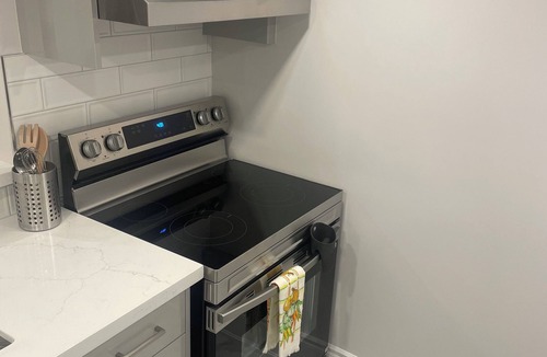 Rouge Apartment | Spacious Basement Apartment in Rouge Hill Near Highway 401