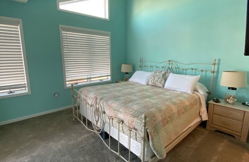 Holgate Condo | Spacious Bay Front Condo with Heated Pool Saturday Check in and Check out