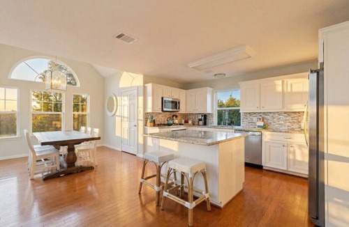 Shoreacres House | Spacious Bayfront Home w/Gorgeous Views and Deck