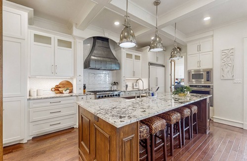 Rockport House | Spacious Bayfront home with full kitchen, patio, balcony & water view