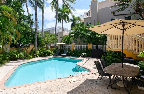 Hendricks and Venice Isles Apartment | Spacious Beach Apt in Las Olas Blvd