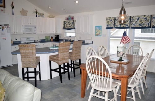 Townsend's Inlet House | Spacious Beach Block 2nd Floor Duplex