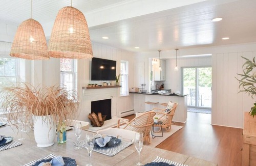 East Falmouth House | Spacious Beach House 6 Min Walk to Beach!