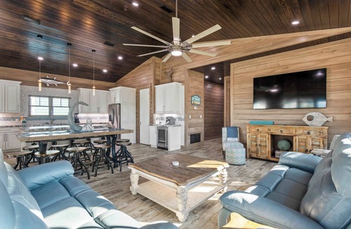 Crystal Beach House | Spacious beach home w/pool & game room