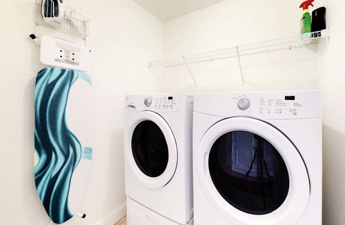 Avalon by the Sea House | Spacious beach house with private pool, soaking tub, oceanfront views