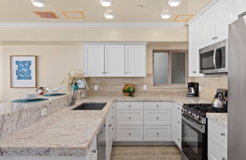 South Oceanside House | Spacious Beach Level Oceanfront Condo - 817-3