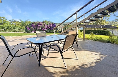 Surf Beach Apartment | Spacious Beach Studio With Alfresco Dining