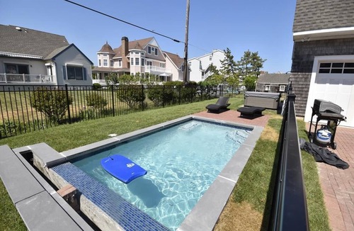 Cape May House | Spacious Beachfront Unit w/Shared Pool