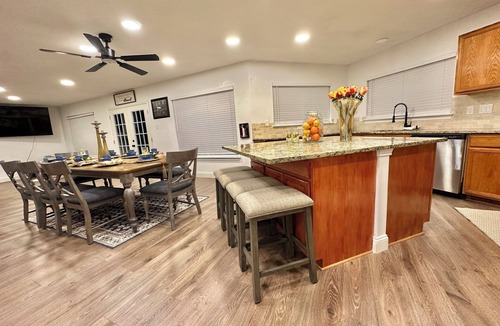South Arlington House | Spacious Beautiful Corner Lot Home
