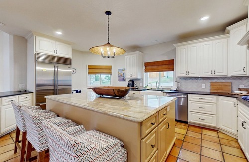 Horseshoe Bay West House | Spacious beautiful home w/full kitchen, balcony and patio, next to golf course