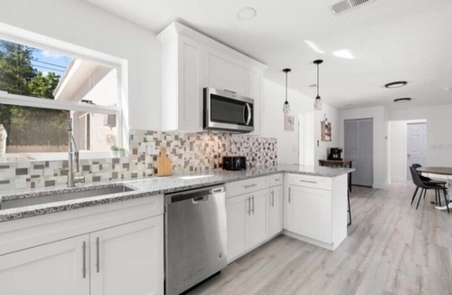 Bayview House | Spacious & beautiful home in Gulfport/St.Pete featuring 4 king bedrooms & 3 bath