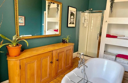 North West Apartment | Spacious & Beautiful Glasgow Westend Apartment - COP26