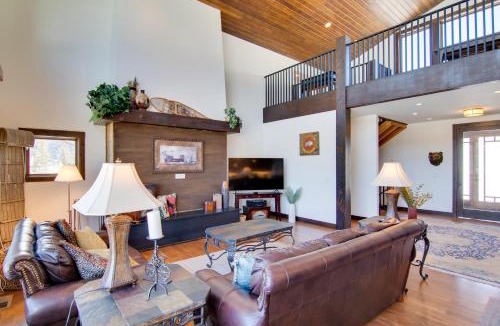 Big Sky House | Spacious Big Sky Home w/Hot Tub & Grill!