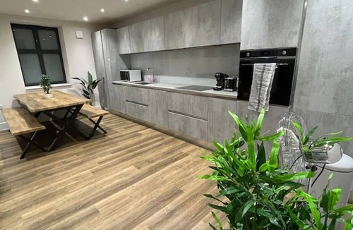 North Finchley Apartment | Spacious Boutique Lux 3bed-Free Parking