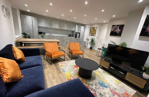 North Finchley Apartment | Spacious Boutique Lux 3bed-Free Parking