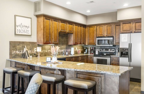 Branson Condo | Spacious Branson Condo w/Pool, Elevator & Great Location Near All Attractions!