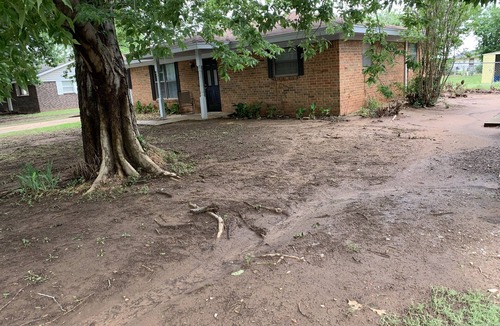 Fort Cobb House | Spacious Brick Home