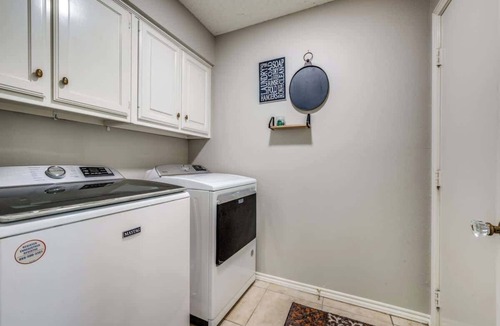 Denton House | Spacious Brick House 3BR 2BA A+