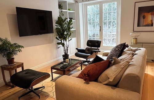 Colville Apartment | Spacious & Bright 1BD Flat in Notting Hill!