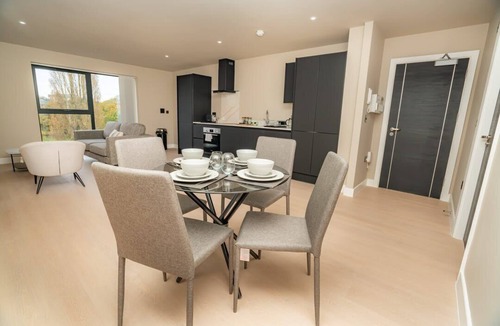 Bloxwich Apartment | Spacious & Bright 2 Bed Apartment in Birmingham