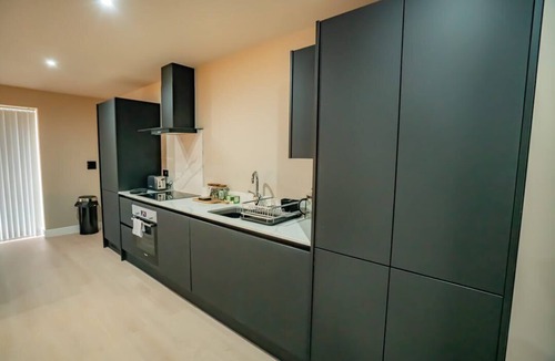 Bloxwich Apartment | Spacious & Bright 2 Bed Apartment in Birmingham