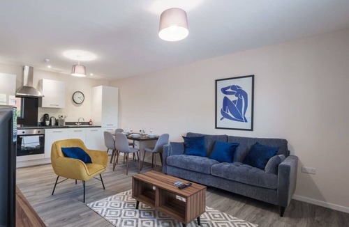 Salford Apartment | Spacious & Bright 2 Bed Apartment, Manchester