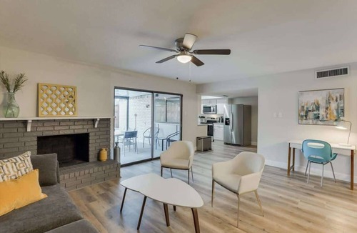 Dallas House | Spacious Bright and Modern Home with Pool