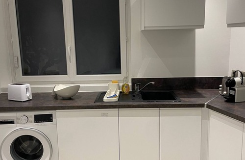 Chateauroux Apartment | Spacious & bright apartment - 100 m² (1,076 sq ft)