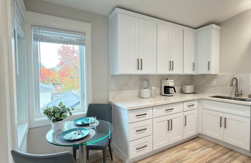 Pleasanton Apartment | Spacious & Bright Apartment: Cozy, New & Steps to Everything