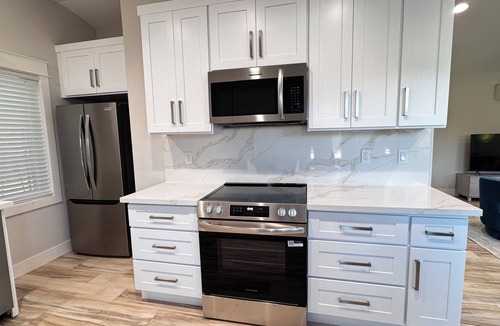 Pleasanton Apartment | Spacious & Bright Apartment: Cozy, New & Steps to Everything