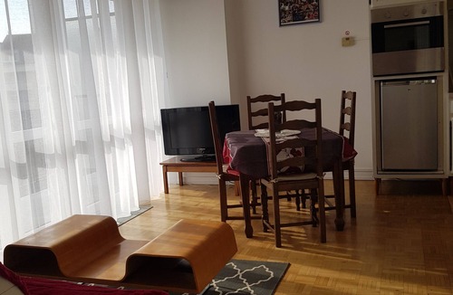 Plantieres Queuleu Apartment | Spacious, bright apartment