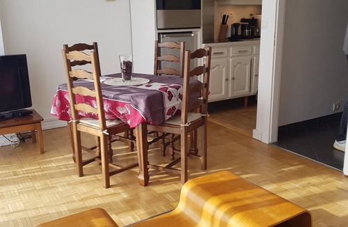 Plantieres Queuleu Apartment | Spacious, bright apartment