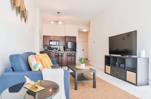 Haysboro Apartment | Spacious & Bright Condo 10 Min from DT | UG Stall