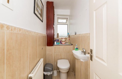 High Barnet Apartment | Spacious Bright Forest View Apartment