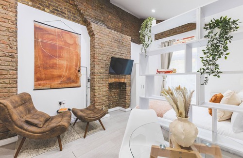 Fortune Green Apartment | Spacious & Bright Studio flat