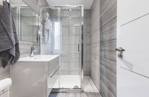 Fortune Green Apartment | Spacious & Bright Studio flat